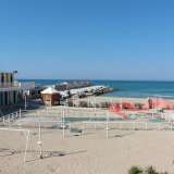 ...sono presenti i due lidi privati pi� famosi di Bari: �Il Trampolino�...